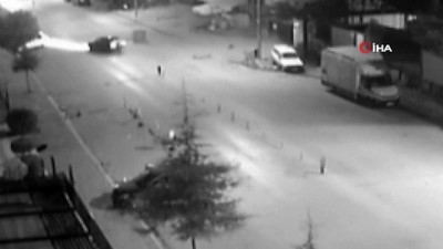 sparta -  Caddede drift yaparken ortalığı savaş alanına çevirdi... O anlar kamerada Videosu