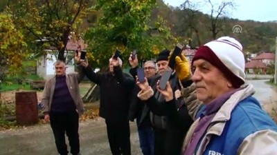 baz istasyonu - Cami önünde telefon sırası - SAKARYA  Videosu