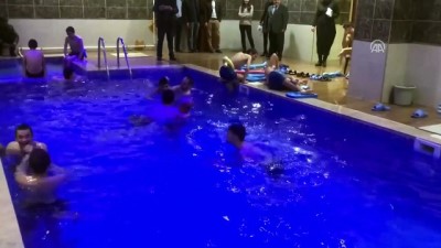 engelli cocuk - Engelli çocukların havuz ve hamam keyfi - DÜZCE  Videosu