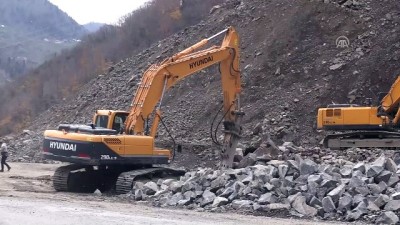 kaya dustu - Karadeniz-Akdeniz Yolu'nun 'en zorlu etabı' ulaşıma açıldı - ORDU  Videosu