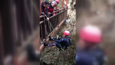 kanyon - Kayalıklara düşen kişi kurtarıldı - ANTALYA Videosu