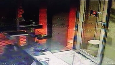 guvenlik kamerasi -  Kuyumcuya giren hırsızlar altın dolu kasayı açamadan böyle kaçtı  Videosu