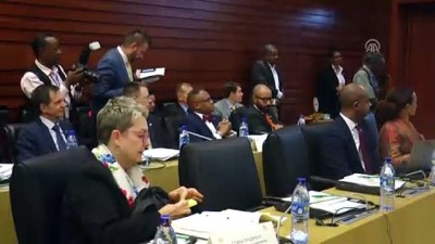 insani kriz - ABD Dışişleri Bakanlığının Afrika işlerinden sorumlu Müsteşar Yardımcısı Nagy, Etiyopya'da - ADDİS ABABA Videosu