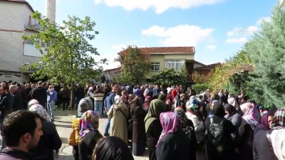 guvenlik gorevlisi - Ümraniye'deki göçükte hayatını kaybeden Mehmet Altun, son yolculuğuna uğurlandı - İSTANBUL  Videosu