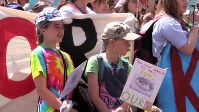 komur madeni - Avustralyalı öğrencilerden çevre eylemi - MELBOURNE  Videosu