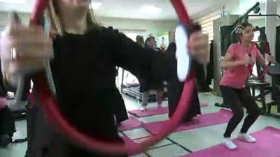 fazla kilo - Diyarbakırlı kadınları sporla buluşturdular - DİYARBAKIR  Videosu