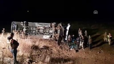 Patnos'ta otobüs şarampole devrildi: 16 yaralı - AĞRI