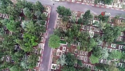  Sular altında kalan mezarlar havadan görüntülendi 