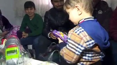 YTB'nin yabancı bursiyerlerinden Suriyeli ailelere yardım - ANKARA