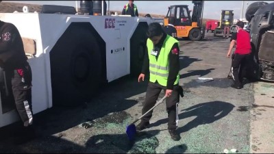 hava trafigi - Atatürk Havalimanı'nda servis araçları çarpıştı (3) - İSTANBUL  Videosu