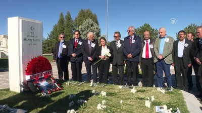 Bülent Ecevit kabri başında anıldı - ANKARA 