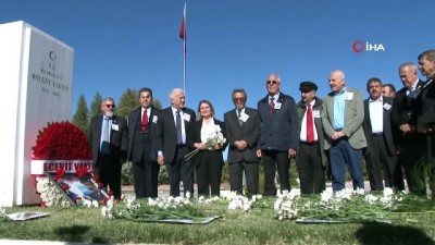 basbakan -  Bülent Ecevit mezarı başında anıldı Videosu