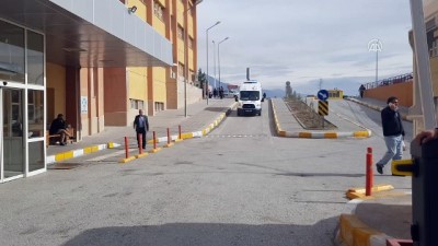 Erzincan'da kavga: 11 yaralı - Hastane önü