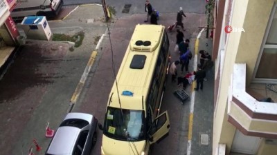 yolcu minibus -  Pazara giderken yolcu minibüsü çarpan kadın ölümden döndü Videosu
