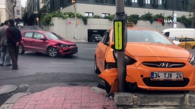  Beyoğlu’nda feci kaza kamerada