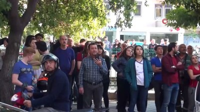 itfaiye merdiveni -  Çatı yangınında mahsur kalan çocuk son anda kurtarıldı Videosu