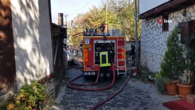  Yanan tarihi konakta ceset arıyorlar 