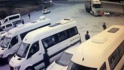 yolcu minibus -  1 kişinin öldüğü, 18 kişinin yaralandığı kaza kamerada  Videosu