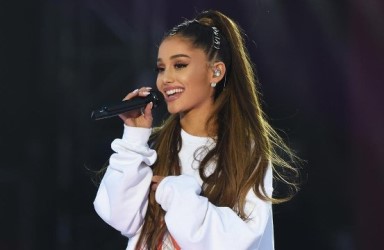 Ariana Grande Yılın Kadını seçildi