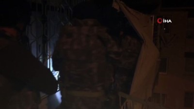  İzmir'de DAEŞ'e eş zamanlı baskınlar: 9 gözaltı 