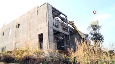  Osmangazi Belediyesinden kaçak villaya balyoz 