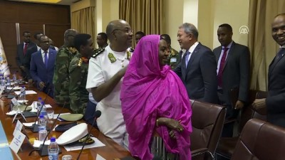 kuresel baris - Milli Savunma Bakanı Akar, Somali Başbakanı Khaire ile görüştü - MOGADİŞU  Videosu