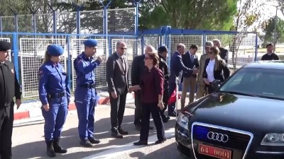 trafik yogunlugu - Öğrencilerden valiye 'hoş geldin' sürprizi - UŞAK Videosu