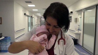 ilac tedavisi - 'Parmak bebek' zorlu yaşam mücadelesini kazandı - MERSİN  Videosu