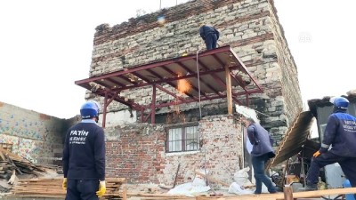 kacak yapi - Tarihi İrene Kulesi'nin bitişiğindeki kaçak yapının yıkımına başlandı (2) - İSTANBUL  Videosu