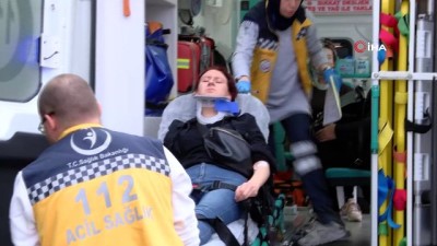 yolcu minibus -  - Yolcu minibüsü ile otomobil çarpıştı: 8 yaralı Videosu