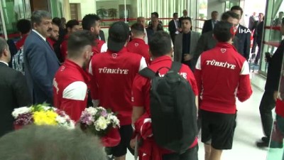 siyasi parti - Ampute Milli Takımı Ankara’ya geldi Videosu