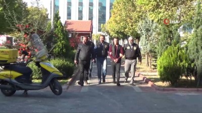 ziynet esyasi -  ‘FETÖ ve PKK terör örgütlerine adın karıştı’ bahanesiyle 186 bin lira dolandıran organizenin kuryesi Isparta’da yakalandı  Videosu