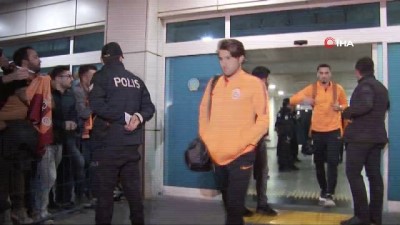 guvenlik onlemi - Galatasaray kafilesi Kayseri'de Videosu