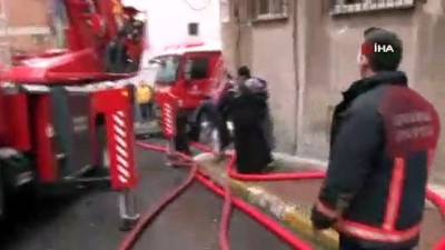  Bağcılar’da Suriyeli çiftin kaldığı evde yangın çıktı 