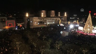 Batı Şeria'daki dev Noel ağacı aydınlatıldı - BEYTÜLLAHİM