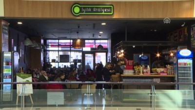 Down sendromluların azmi fotoğraf sergisinde - İZMİR