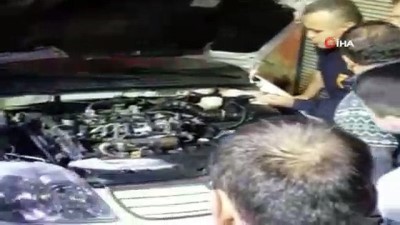  Hatay’da araç motoruna sıkışan köpek kurtarıldı