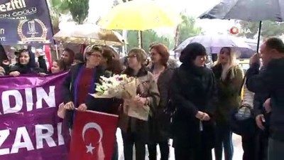 tezahur -  Şampiyon Mezitli Belediyesi, havalimanında coşkuyla karşılandı  Videosu