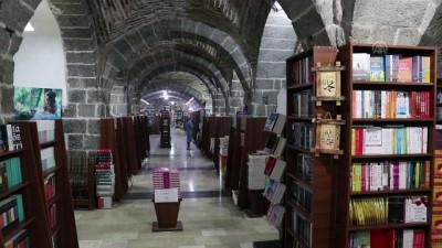 lisans mezunu - Tarihin mistik havasında kitap okuma keyfi (2) - DİYARBAKIR  Videosu