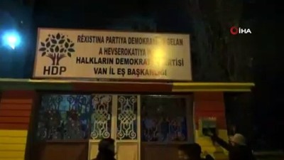  Açlık grevine destek olan şahıslara operasyon: 14 gözaltı 