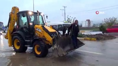 karayollari -  Adıyaman’da şiddetli yağış sonrası cadde ve sokaklar göle döndü  Videosu