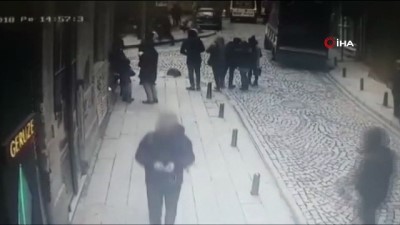  Beyoğlu'nda Cezayirli yankesiciler kamerada 