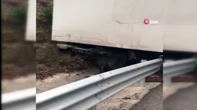 tir kazasi -  Mezitlerde tır kazası yolu trafiğe kapattı  Videosu