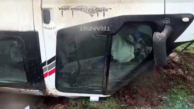 Şanlıurfa'da öğretmenleri taşıyan minibüs devrildi: 13 yaralı