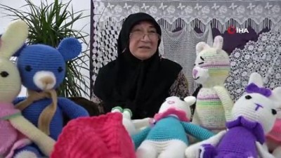 kardan adam -  Tokat'ta 63 yaşındaki kadın geçimini örgü bebek yaparak sağlıyor Videosu