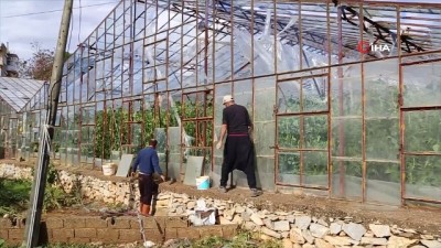  Antalya'da hortum seraları vurdu