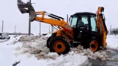 idari izin -  Bitlis’te kar yağışı nedeniyle 76 köy yolu ulaşıma kapandı  Videosu