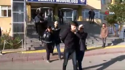 tutuklu sanik -  Kardeşini infaz ettiği iddia edilen DEAŞ’lının raporu geldi: “İnfazı yapan kişi sanık değil”  Videosu