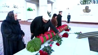 bobrek rahatsizligi - Kırgız yazar Aytmatov doğumunun 90. yıl dönümünde anılıyor - BİŞKEK  Videosu