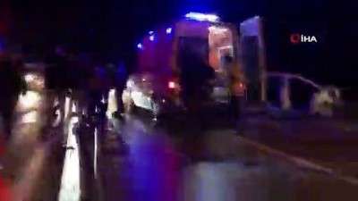 arbede -  4 kişinin yaralandığı kazada alkollü kazazede ambulans şoförüne silah çekti  Videosu